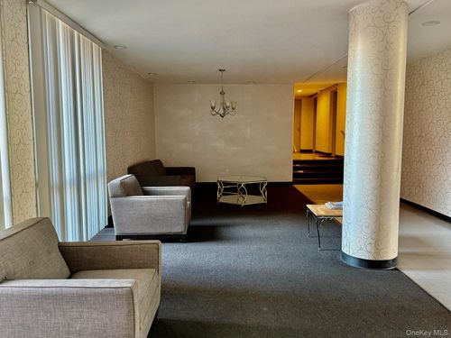 apt-b1k-125 Lincoln Ave, Mineola, NY, 11501-2826 | Card Image