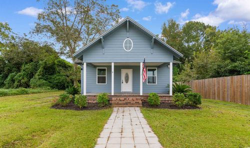 8 N Magnolia Ave, Andrews, SC, 29510-2610 | Card Image