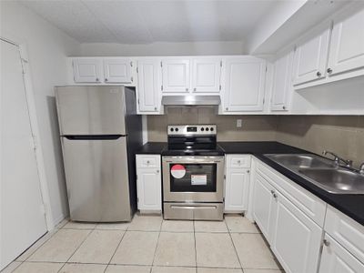 206 - 3610 Nw 21st St, Condo with 2 bedrooms, 2 bathrooms and null parking in Lauderdale Lakes FL | Image 2