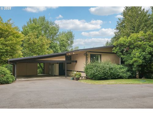 3958 Nw Westside Rd, McMinnville, OR, 97128-8140 | Card Image