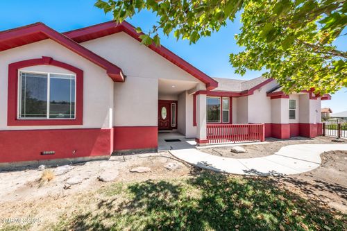 995 Lasso Way, Fernley, NV, 89408-9346 | Card Image