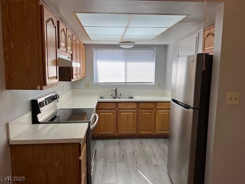unit-4-4610 Grand Dr, Las Vegas, NV, 89169-7152 | Card Image