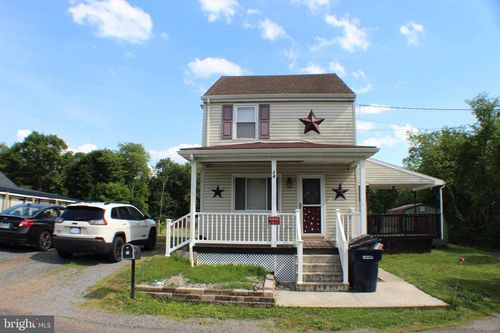 24 School Row St, POTTSVILLE, PA, 17901-8495 | Card Image