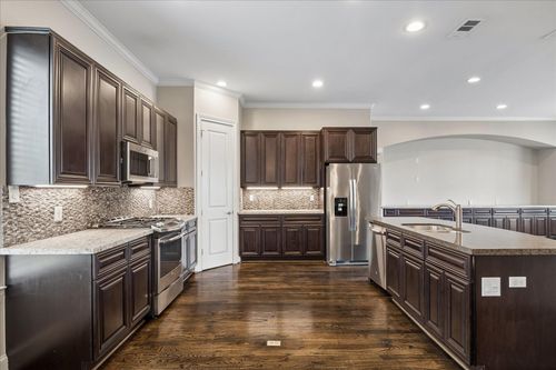 b-1105 E 27th St, Houston, TX, 77009-1103 | Card Image