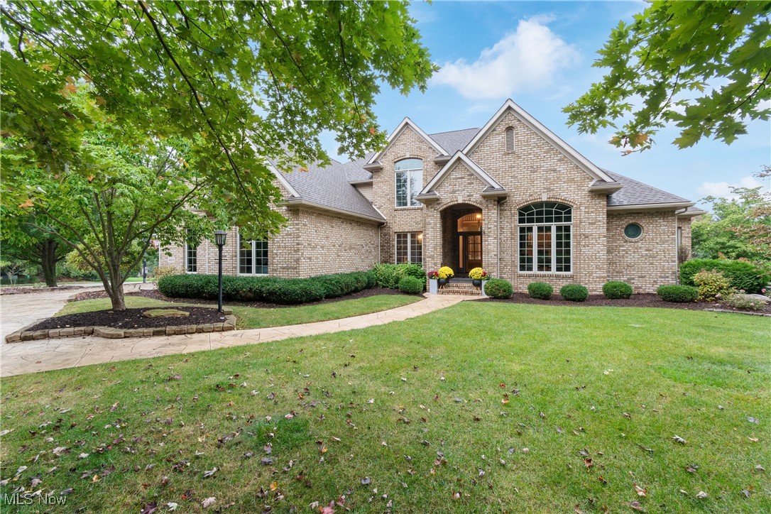 Nobles Pond Dr, Canton, OH 44718