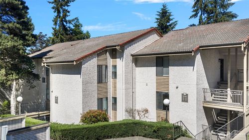 g102-10508 Ne 32nd Place, Bellevue, WA, 98004 | Card Image