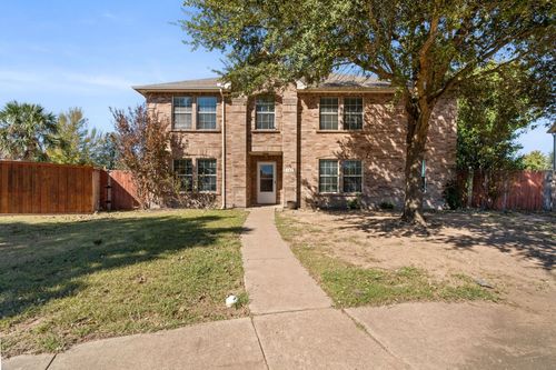 105 Foxtail Ct, Red Oak, TX, 75154-4743 | Card Image