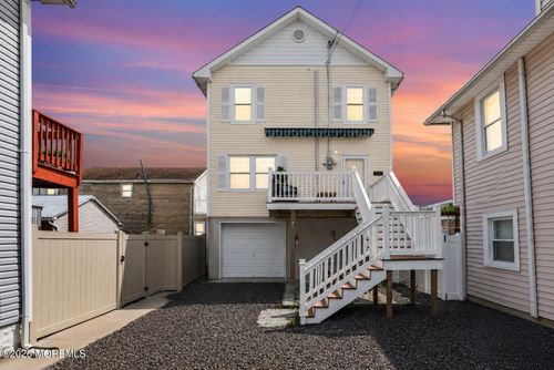 217 Webster Ave, Seaside Heights, NJ, 08751-2333 | Card Image