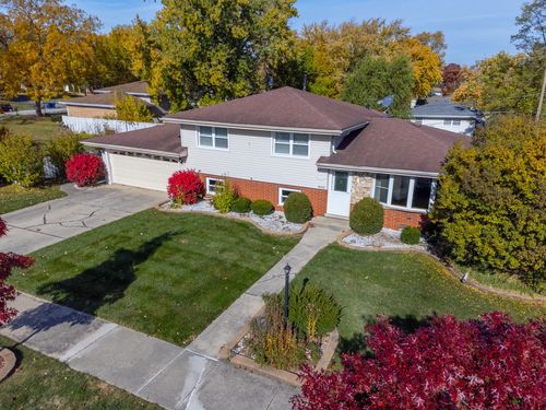 8142 W 90th St, Hickory Hills, IL, 60457-1462 | Card Image