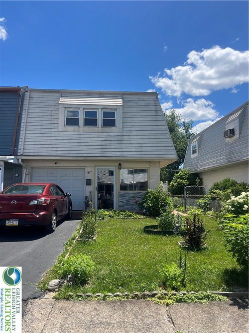 1812 E Cambridge Street, Allentown City, PA, 18109 | Card Image
