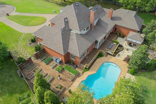 9658 E Dove Meadow Cv, Germantown, TN, 38139 | Card Image