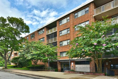 4n-100 Clinton Ave, Mineola, NY, 11501-2850 | Card Image