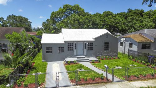 1051 Nw 63rd St, Miami, FL, 33150-4222 | Card Image