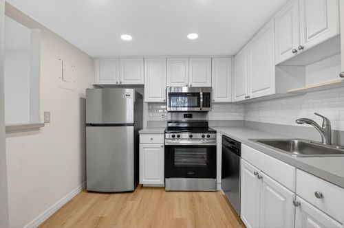 51 Flanders B, Delray Beach, FL, 33484-5210 | Card Image