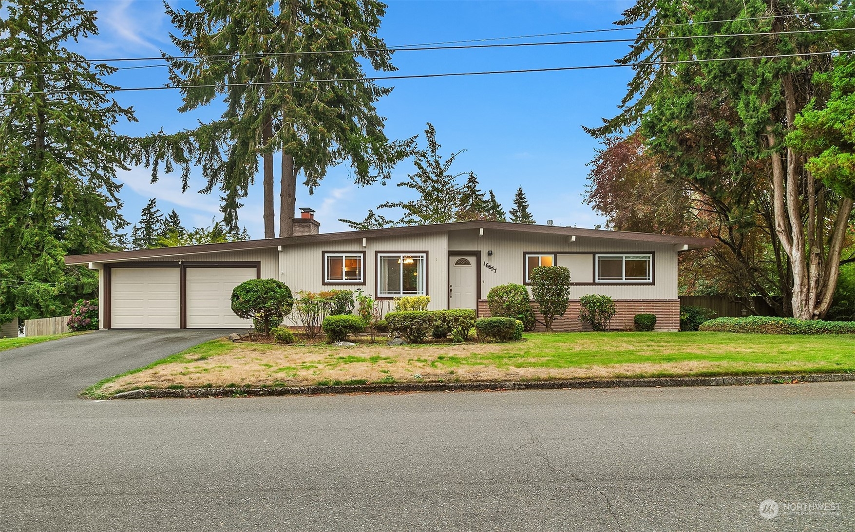 8th St, Bellevue, WA 98008