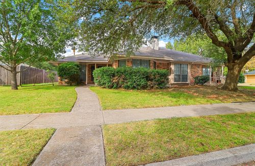 713 Penn Pl, Cedar Hill, TX, 75104-1747 | Card Image