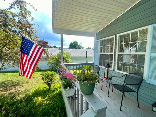 207 Donald Dr, Goffstown, NH, 03045-6609 | Card Image
