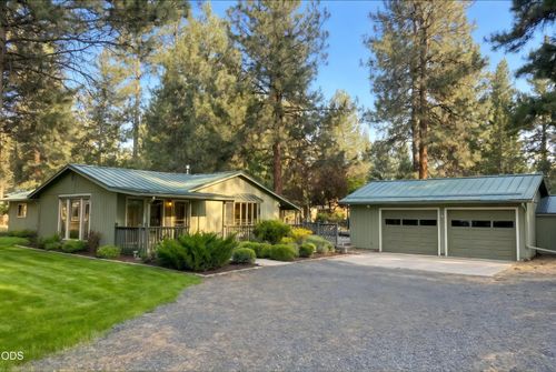 15634 Ponderosa Ln, Sisters, OR, 97759-9616 | Card Image