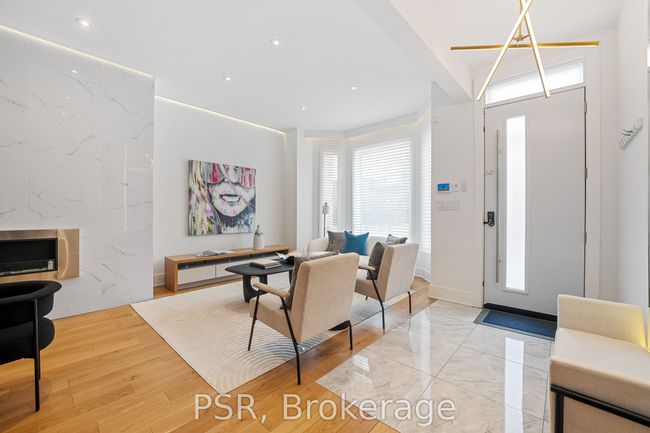 184 Strachan Ave, House attached with 5 bedrooms, 5 bathrooms and 1 parking in Toronto ON | Image 5