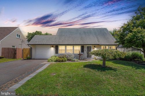 16 Iris Rd, LEVITTOWN, PA, 19057-2724 | Card Image