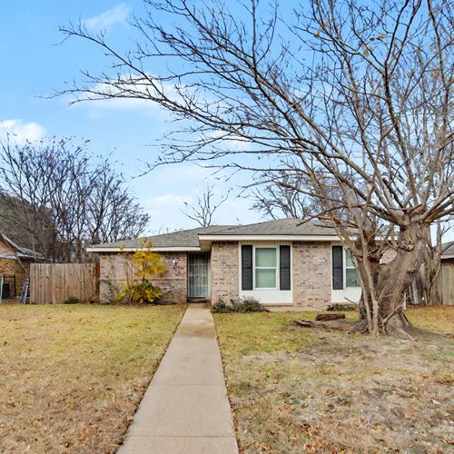 805 Cherry Hills Dr, Lancaster, TX, 75134-2019 | Card Image