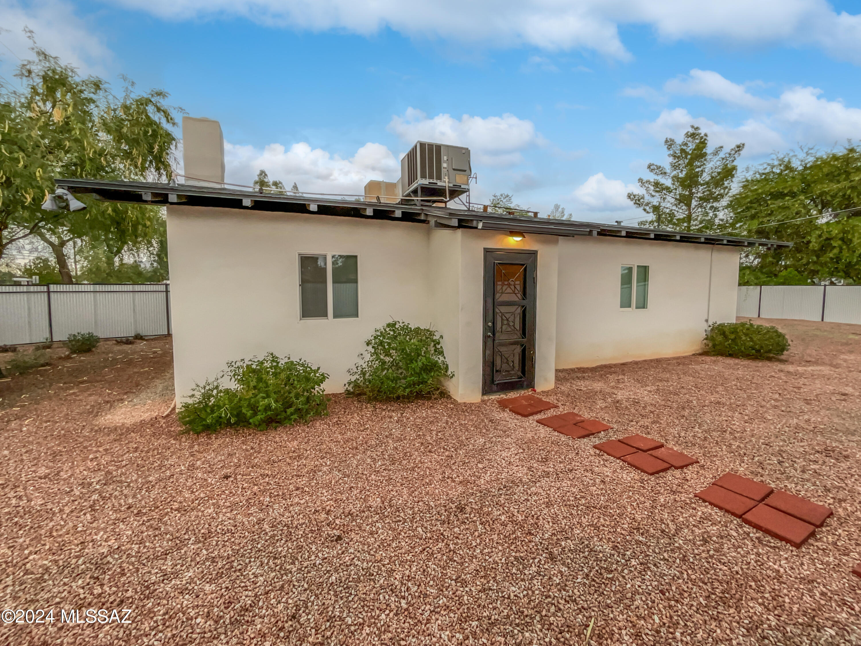 Lee St, Tucson, AZ 85712 #1