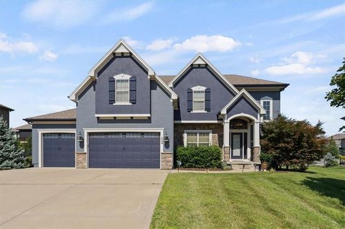 216 Sw Ansel Adams Dr, Lee's Summit, MO, 64081-2261 | Card Image