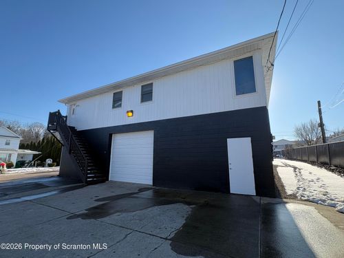 44 Olendike St, Throop, PA, 18512-1424 | Card Image