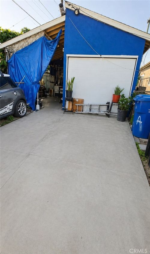 10749 Weigand Avenue, Los Angeles, CA, 90059 | Card Image