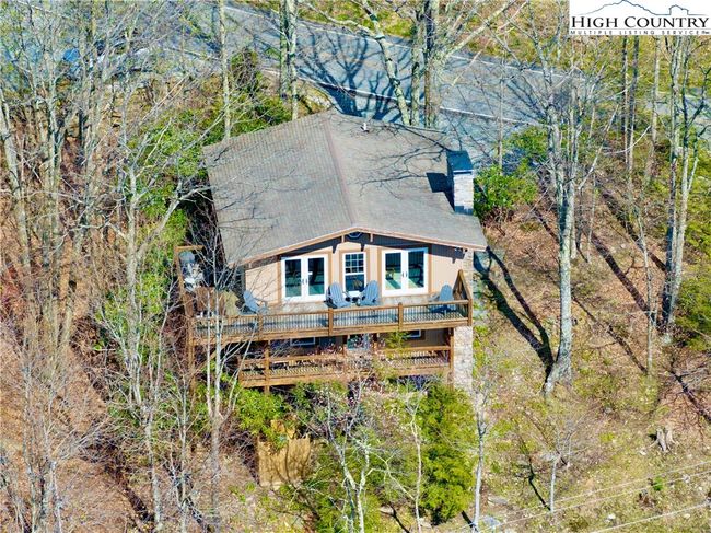 222 Grassy Gap Loop Rd, House other with 3 bedrooms, 3 bathrooms and null parking in Beech Mountain NC | Image 4