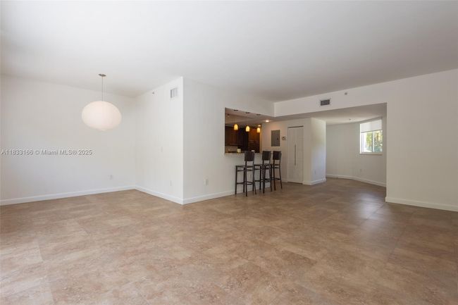 APT-101 - 50 Ocean Lane Dr, Condo with 3 bedrooms, 2 bathrooms and null parking in Key Biscayne FL | Image 18