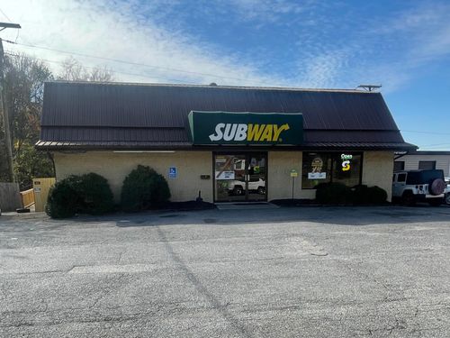 5976 Virginia Ave, Pembroke, VA, 24136 | Card Image