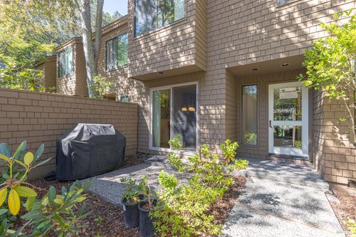 1747 Silverado Trl, Napa, CA, 94558-3703 | Card Image