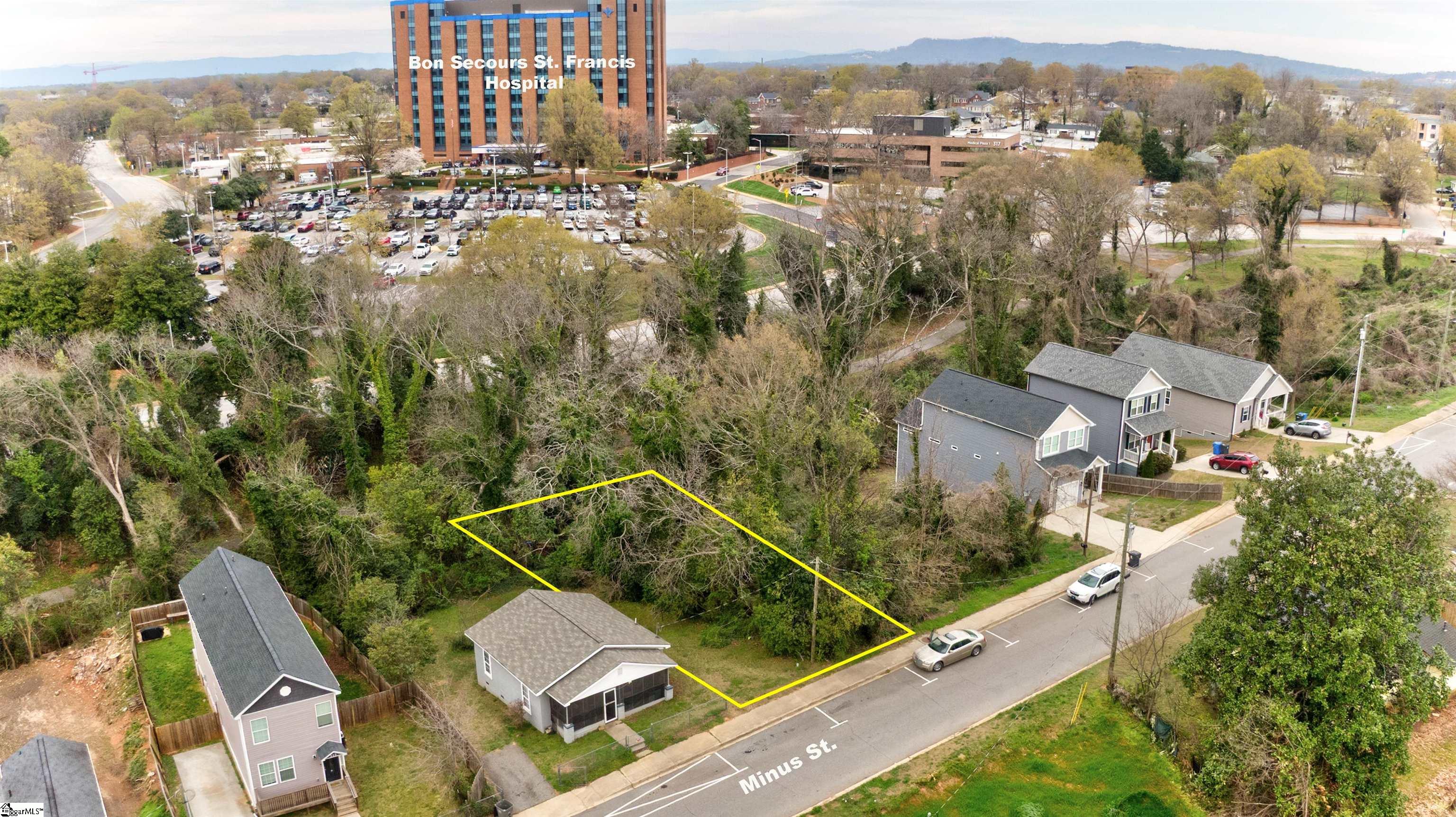 Land in Greenville