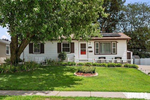 1203 N Thornwood Ave, Davenport, IA, 52804-3435 | Card Image