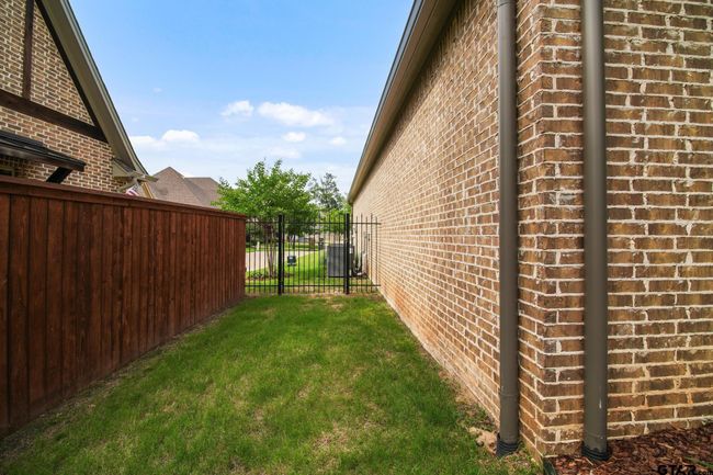 7863 Cross Rd, House other with 3 bedrooms, 3 bathrooms and null parking in Tyler TX | Image 39