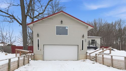 70857 Tecumseh Dr, Nappanee, IN, 46550-9309 | Card Image