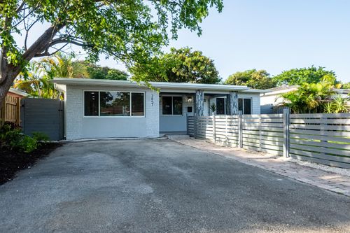 2857 Adams St, Hollywood, FL, 33020-4715 | Card Image