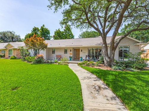 3326 Regent Dr, Dallas, TX, 75229-5057 | Card Image