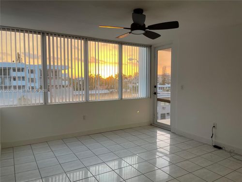 408-8233 Harding Ave, Miami Beach, FL, 33141-5237 | Card Image