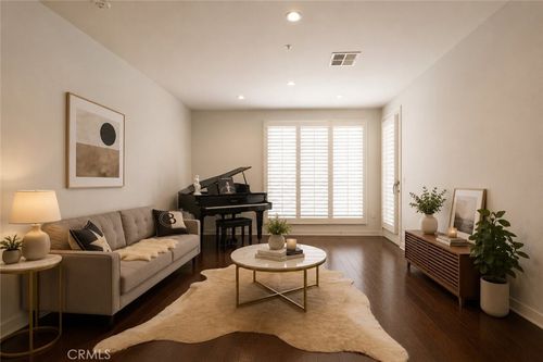 305-21301 Erwin St, Woodland Hills, CA, 91367-3912 | Card Image