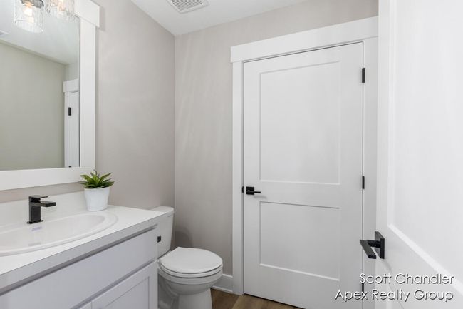 Photo of similar home. | Image 9