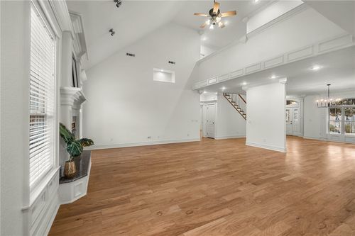 3907 Ne Cadbury Ave, Bentonville, AR, 72712-8956 | Card Image