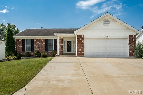 7132 Basswood Dr, O Fallon, MO, 63368-8122 | Card Image