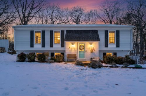 2919 Purple Finch Rd, Roanoke, VA, 24018-5019 | Card Image