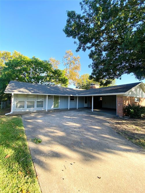 1107 Blanton Dr, Sherman, TX, 75092-5207 | Card Image