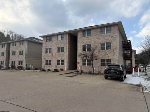 424 Creekside Dr, Morgantown, WV, 26508-8664 | Card Image