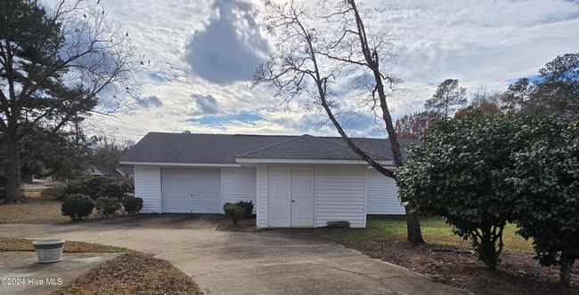 1003 S Main St, House other with 3 bedrooms, 3 bathrooms and 4 parking in Bladenboro NC | Image 5