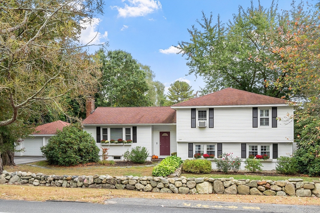 Dascomb Rd, Andover, MA 01810
