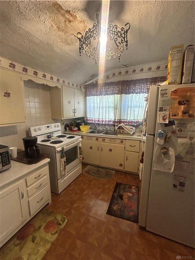 373 Walnut St, House other with 3 bedrooms, 1 bathrooms and null parking in Xenia OH | Image 6